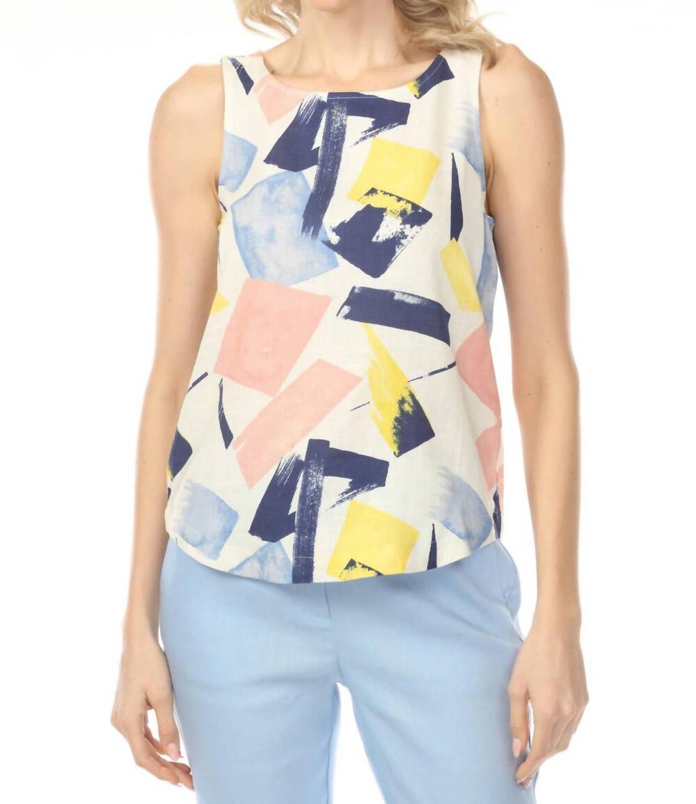 NEW CHARLIE B printed sleeveless rounded hem top in abstract